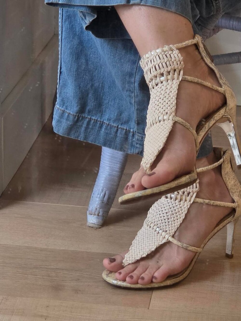 BCBGMAXAZRIA SANDLE